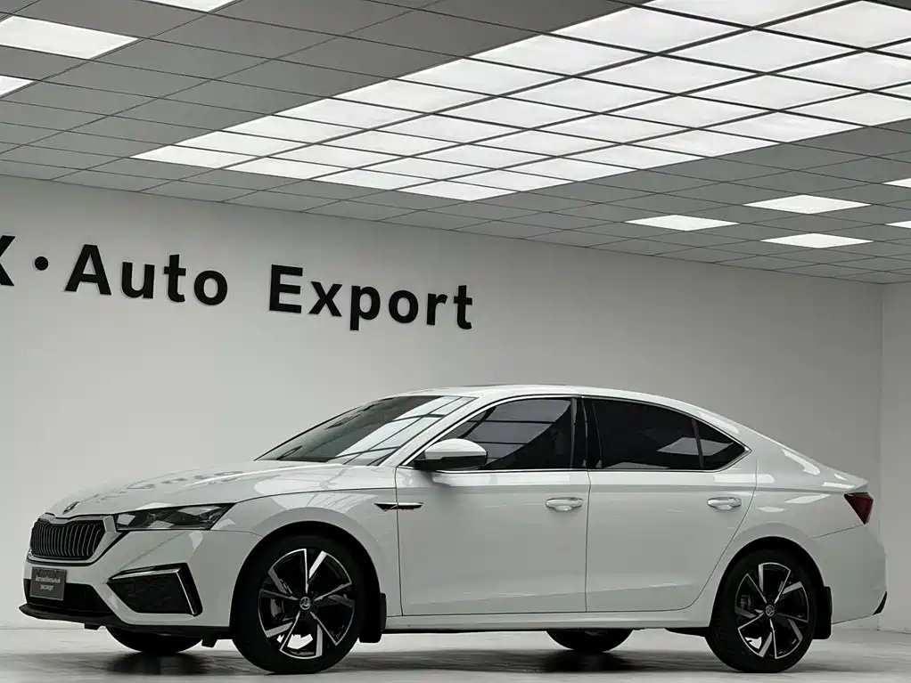 Skoda Octavia — фото 18