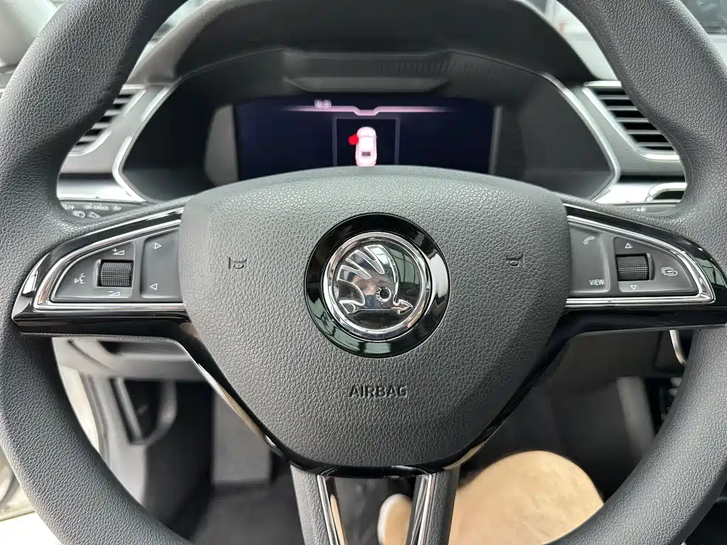 Skoda Superb — фото 14