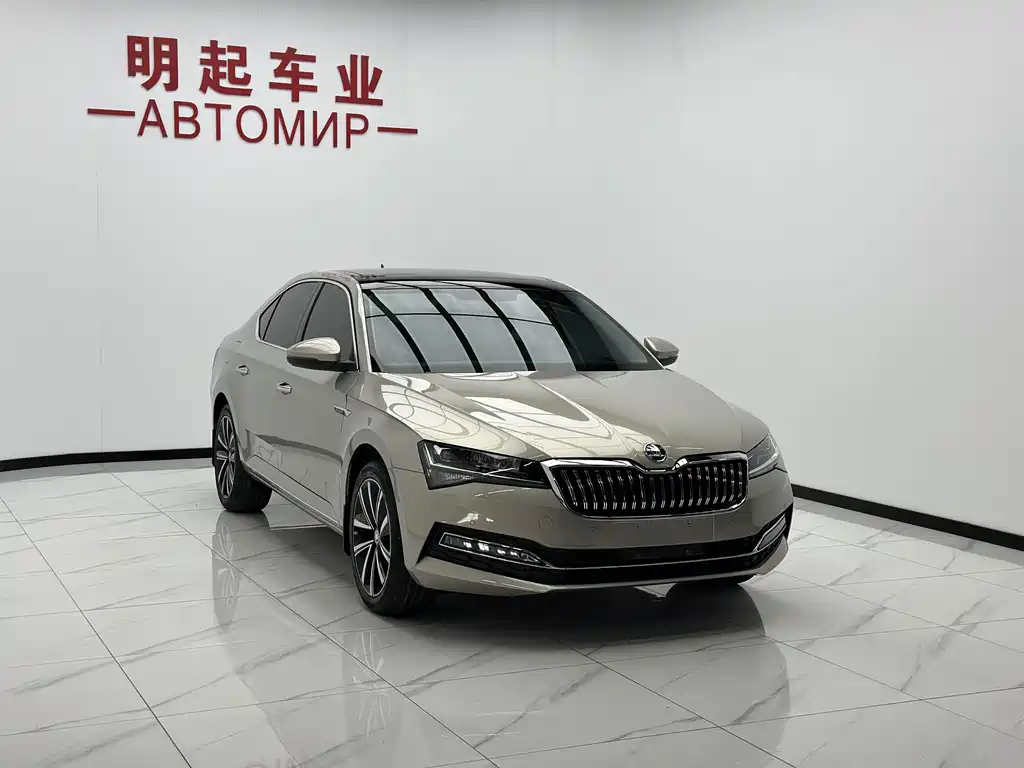 Skoda Superb — фото 3