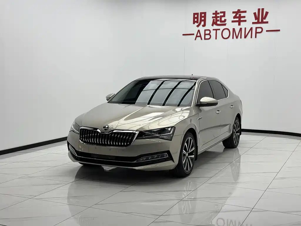 Skoda Superb — фото 4