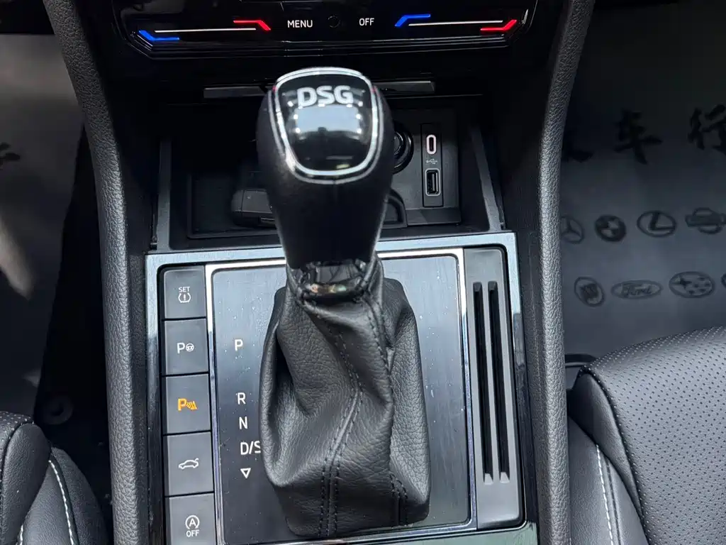 Skoda Superb — фото 15