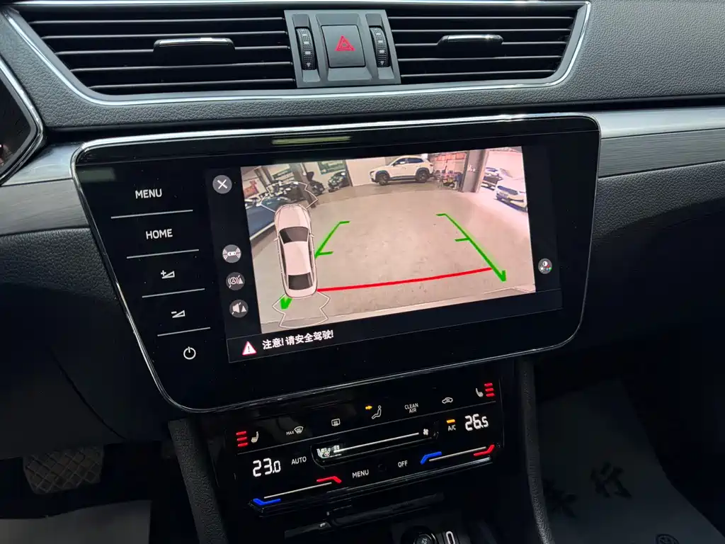 Skoda Superb — фото 16