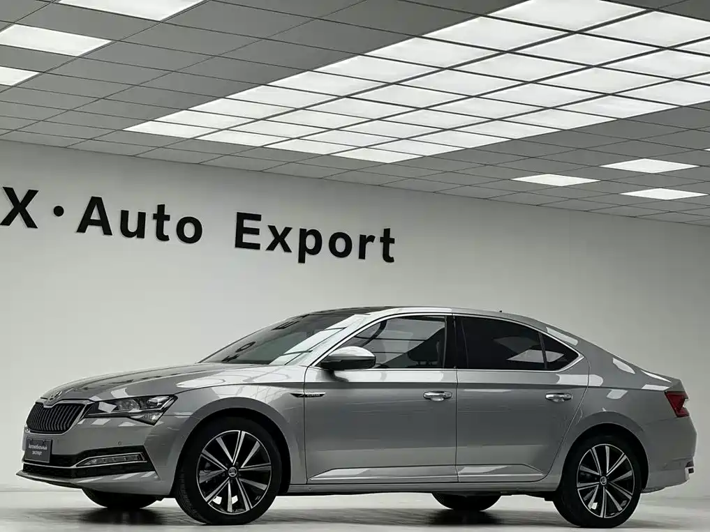 Skoda Superb — фото 4