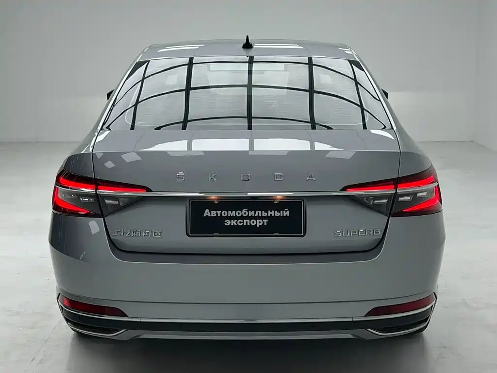 Skoda Superb — фото 8