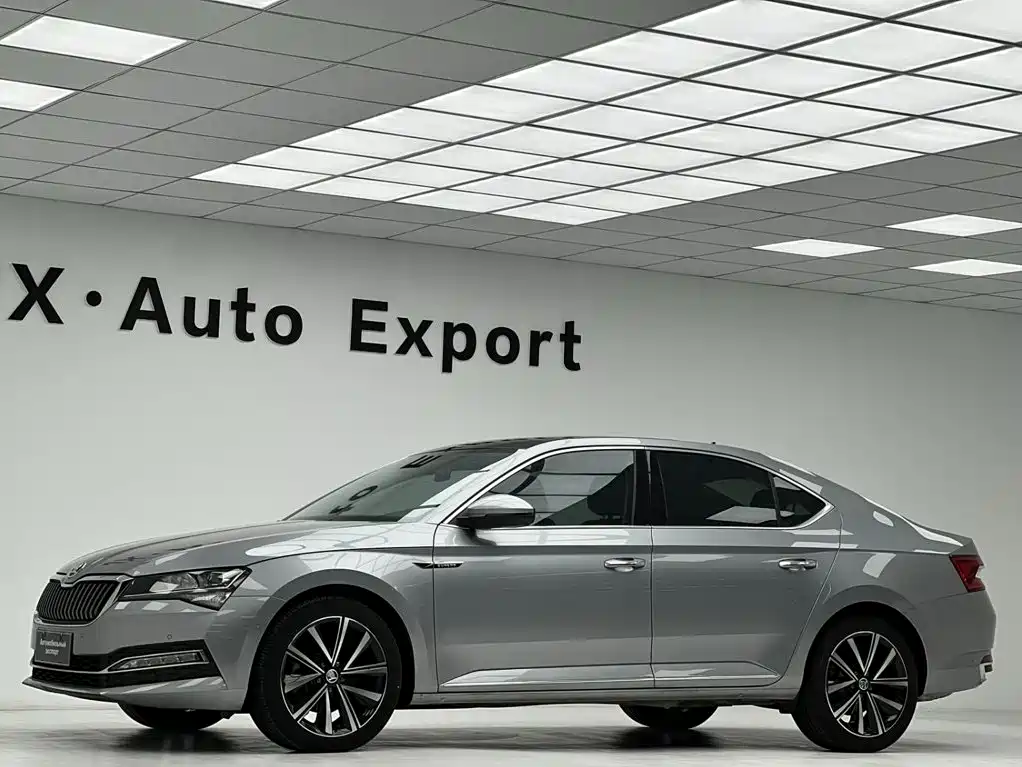 Skoda Superb — фото 5
