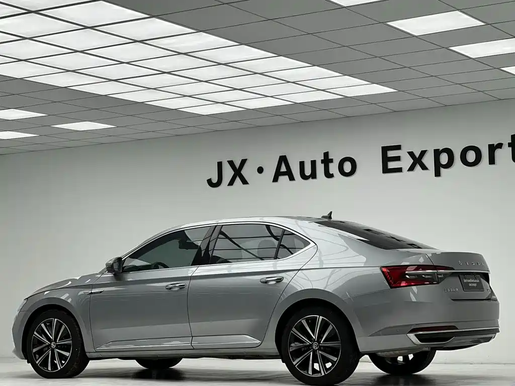 Skoda Superb — фото 6