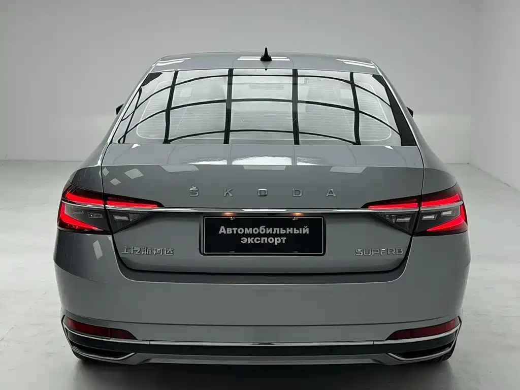 Skoda Superb — фото 8