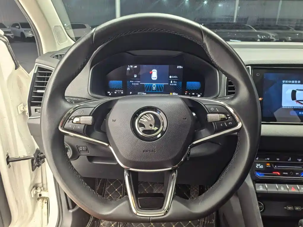 Skoda Karoq — фото 14