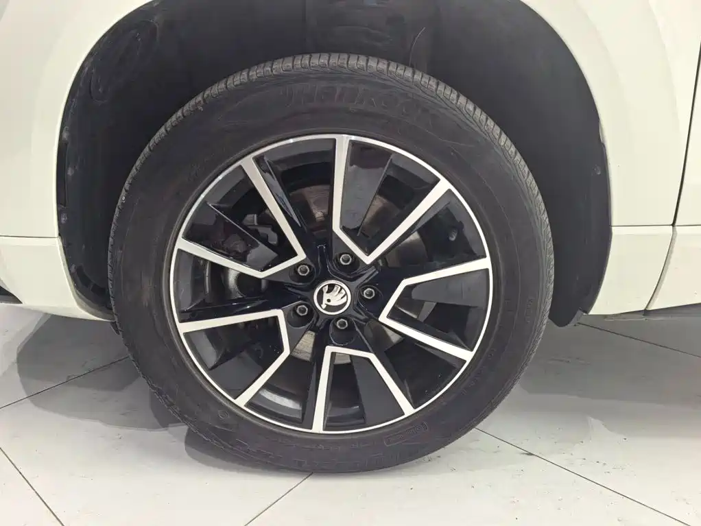 Skoda Karoq — фото 15