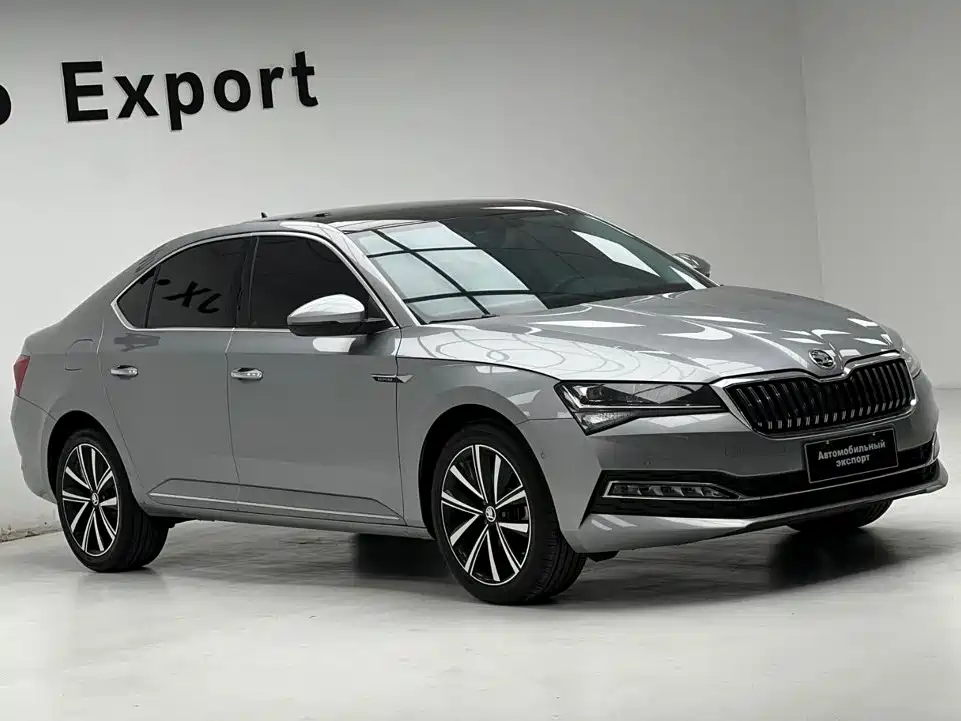 Skoda Superb — фото 3