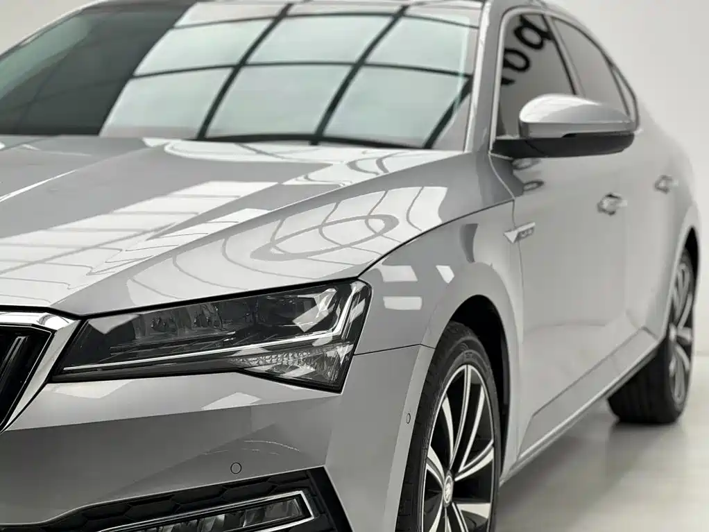 Skoda Superb — фото 4