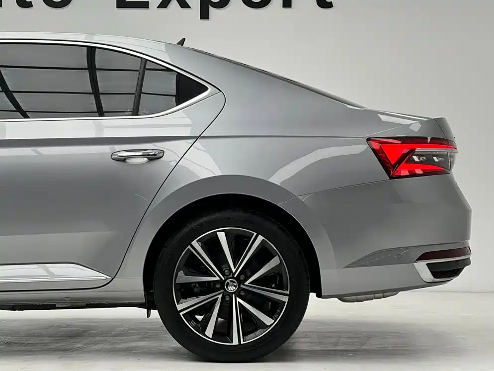 Skoda Superb — фото 6