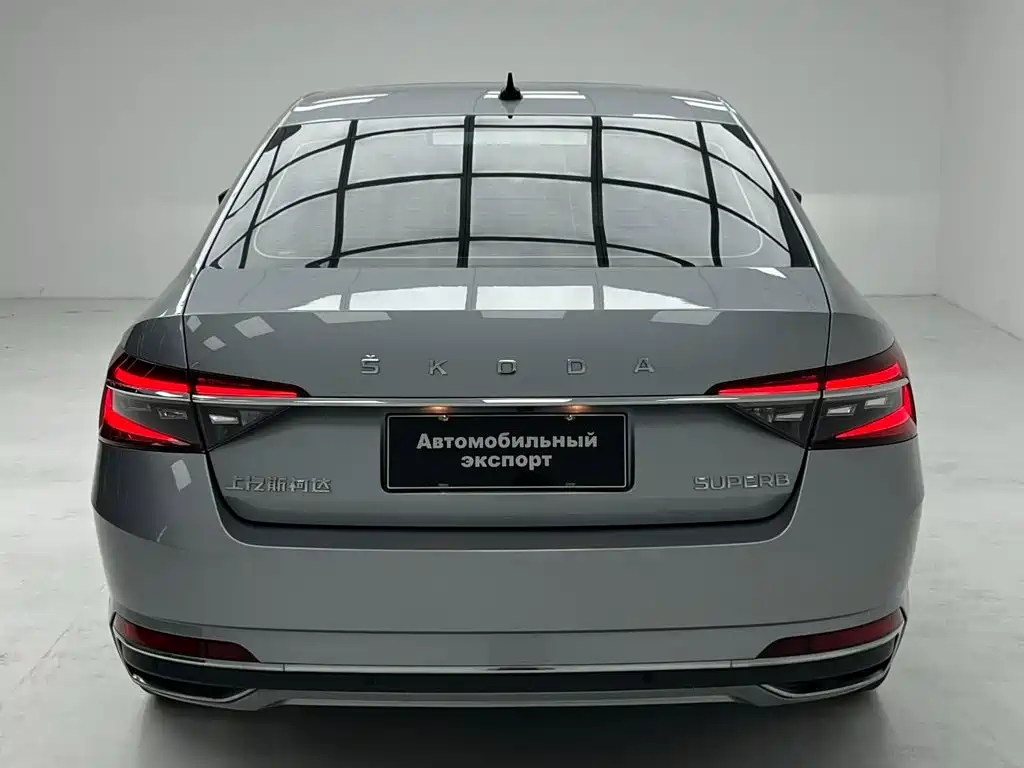 Skoda Superb — фото 8