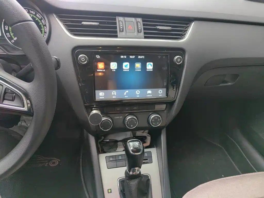 Skoda Octavia — фото 6