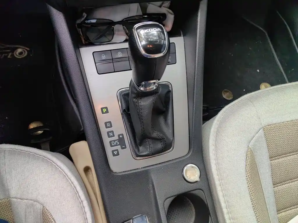 Skoda Octavia — фото 7