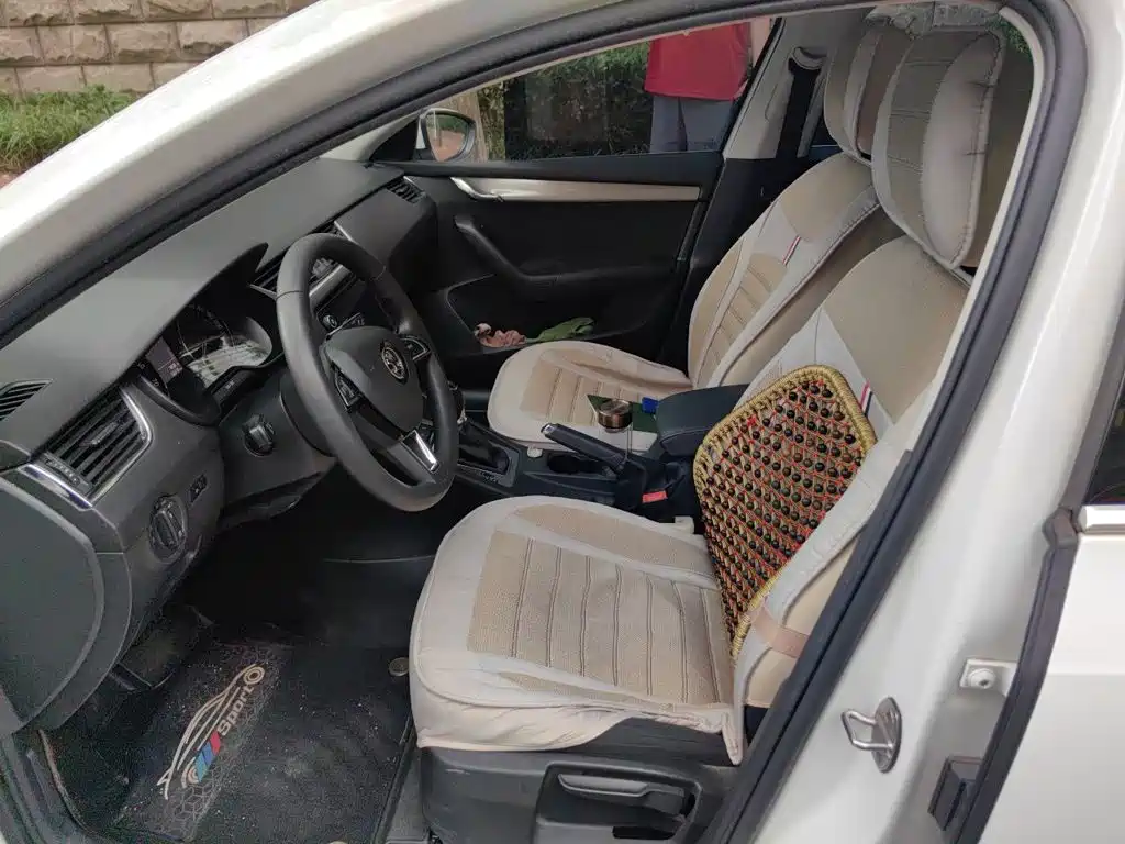 Skoda Octavia — фото 8