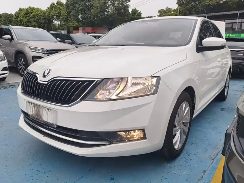 Skoda Rapid — фото 2