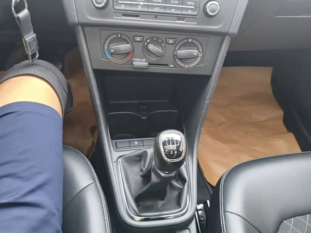 Skoda Rapid — фото 14