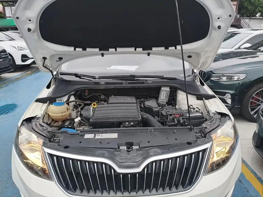 Skoda Rapid — фото 20