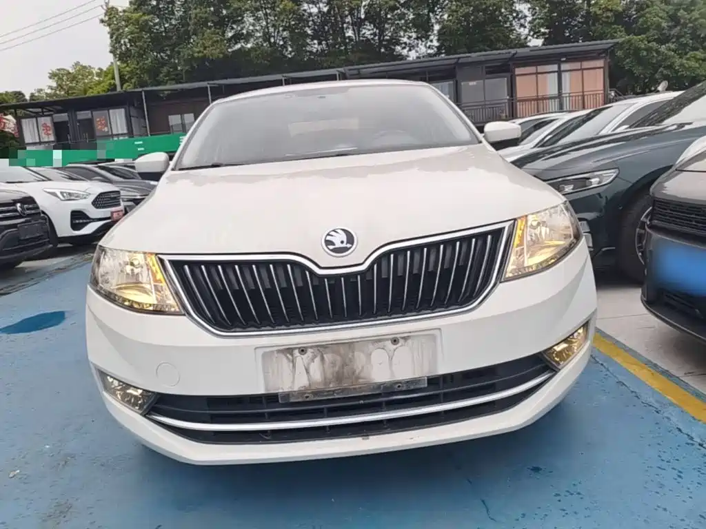 Skoda Rapid — фото 3