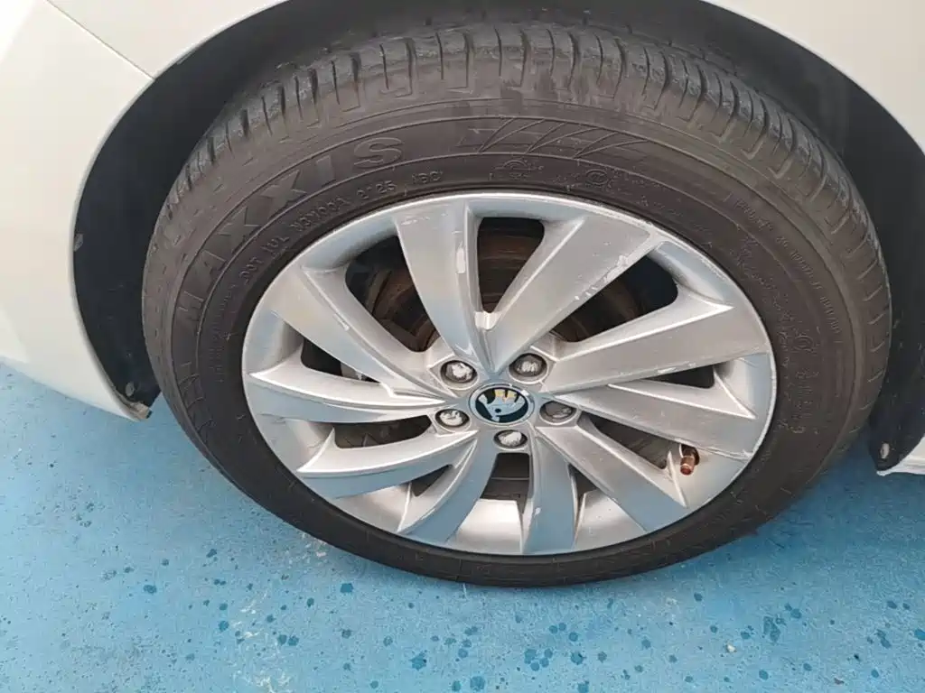 Skoda Rapid — фото 23