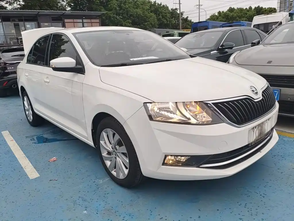 Skoda Rapid — фото 4