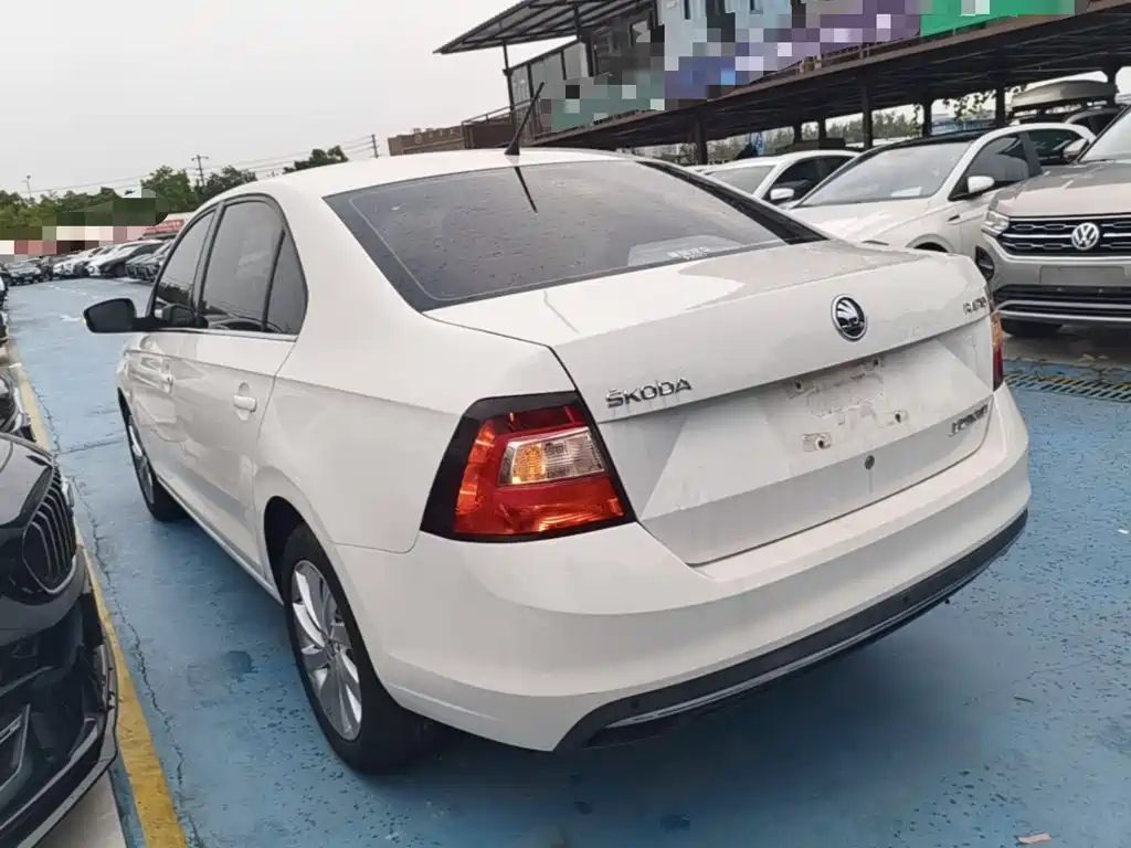 Skoda Rapid — фото 5