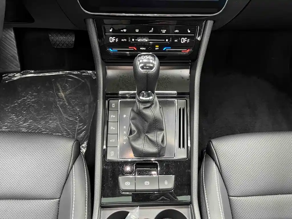 Skoda Superb — фото 5