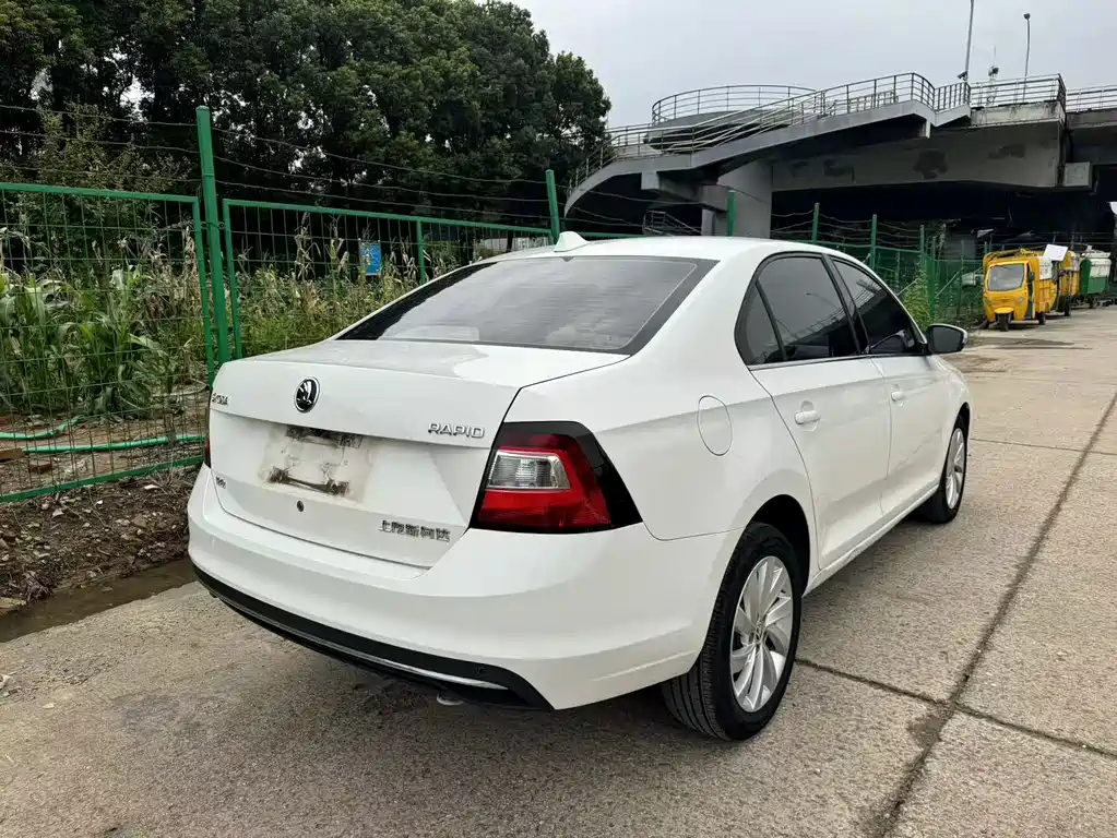 Skoda Rapid — фото 6