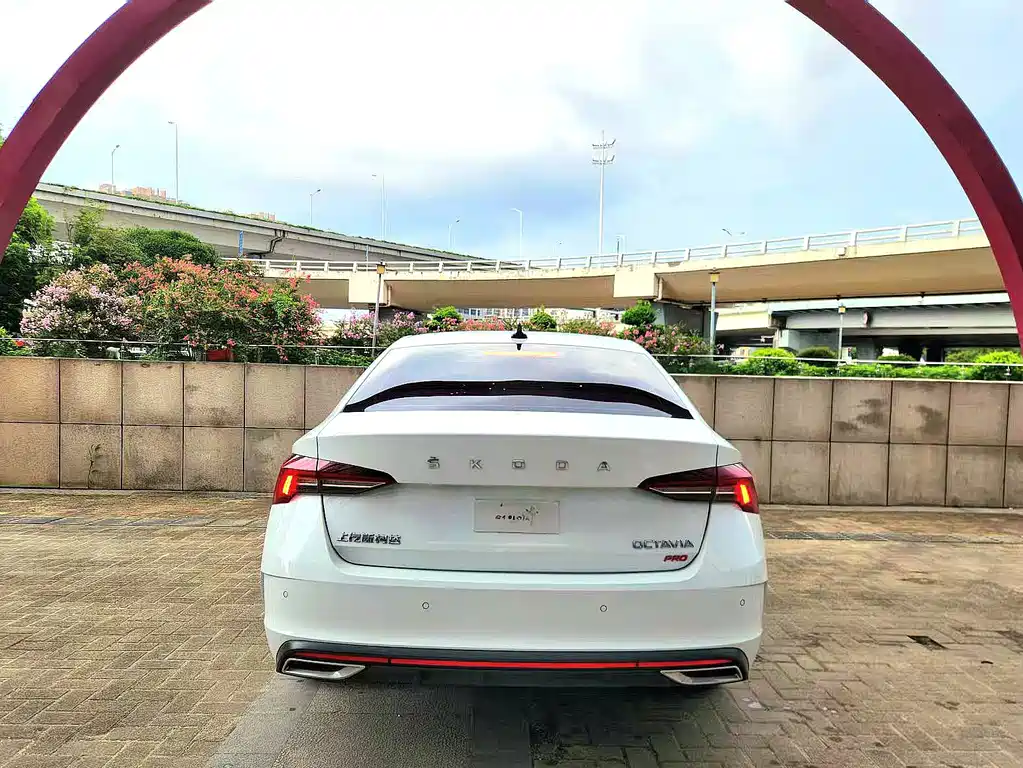 Skoda Octavia — фото 5