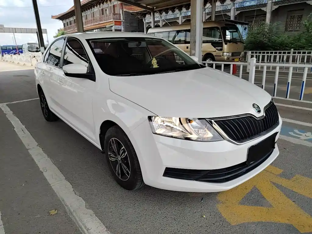 Skoda Rapid — фото 4