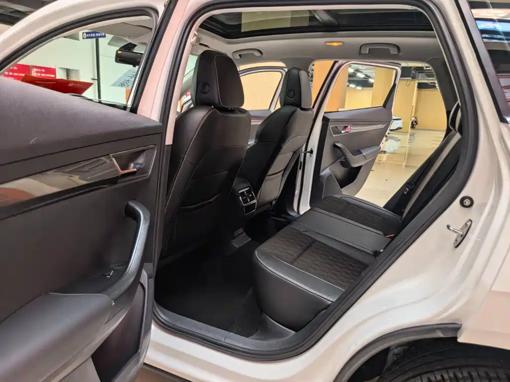 Skoda Karoq — фото 7