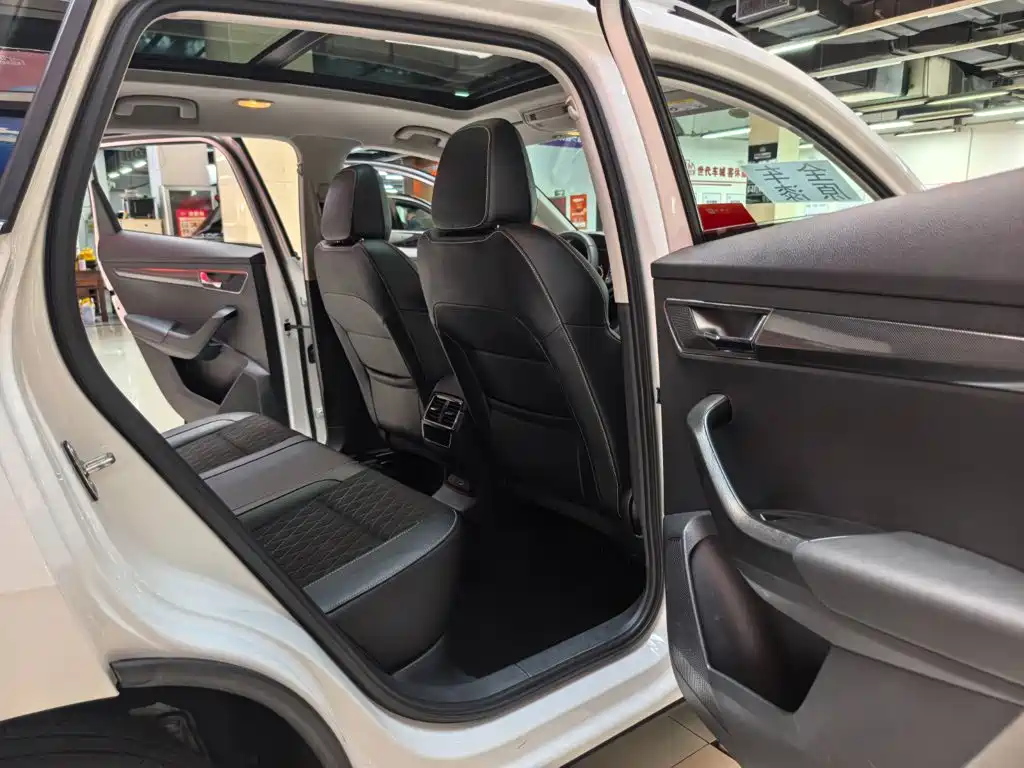 Skoda Karoq — фото 8