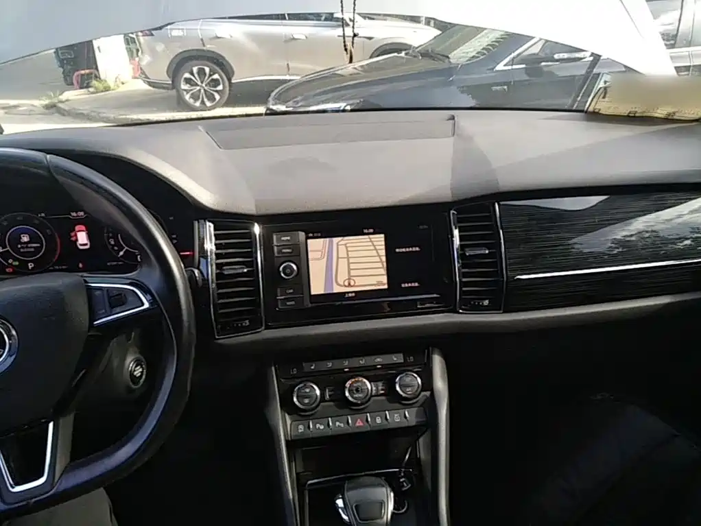 Skoda Kodiaq — фото 10