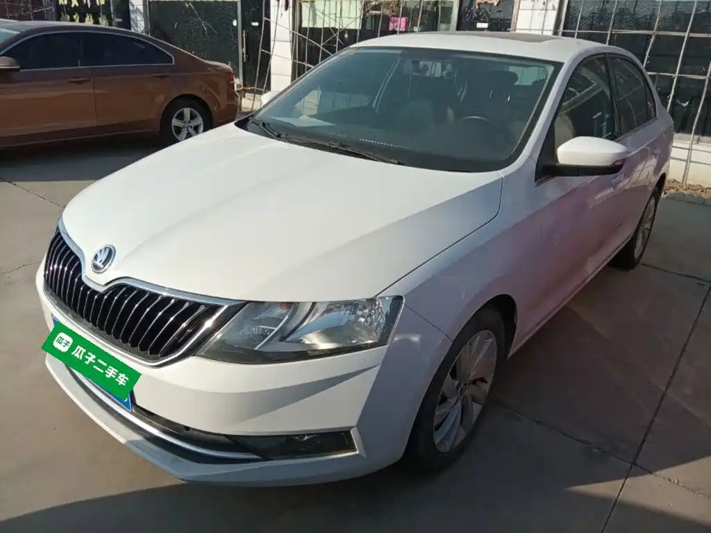 Skoda Rapid — фото 2