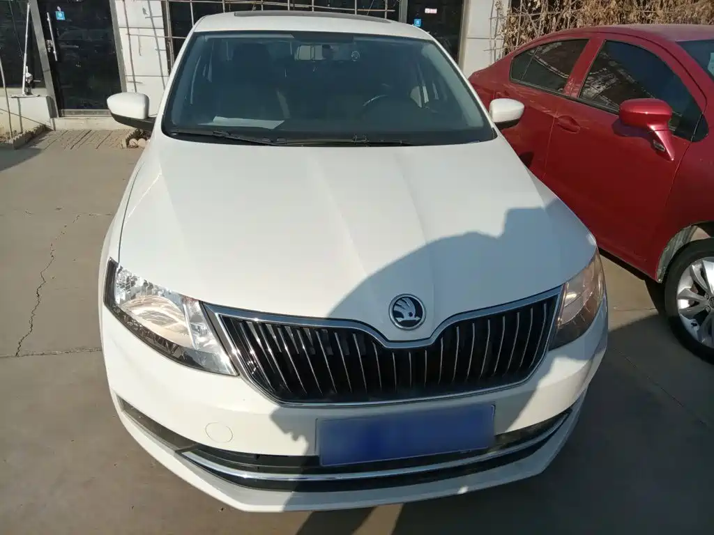 Skoda Rapid — фото 3