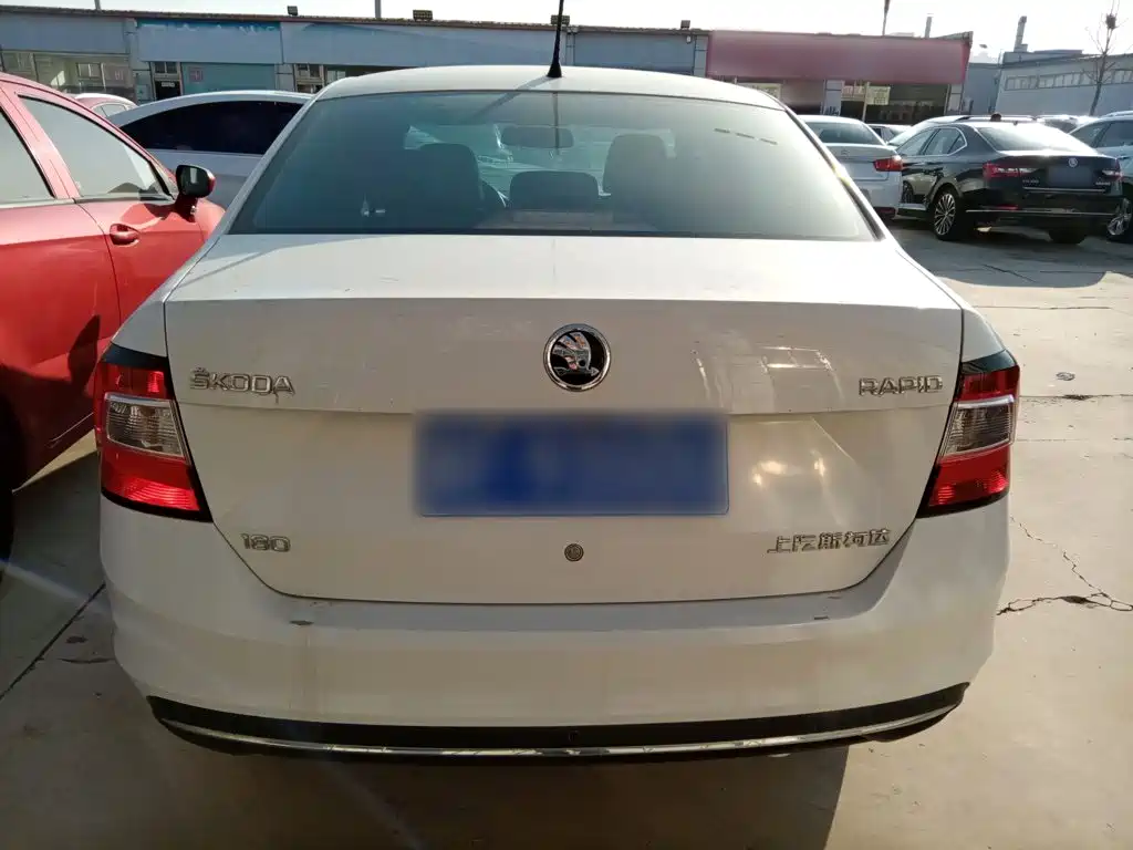Skoda Rapid — фото 5