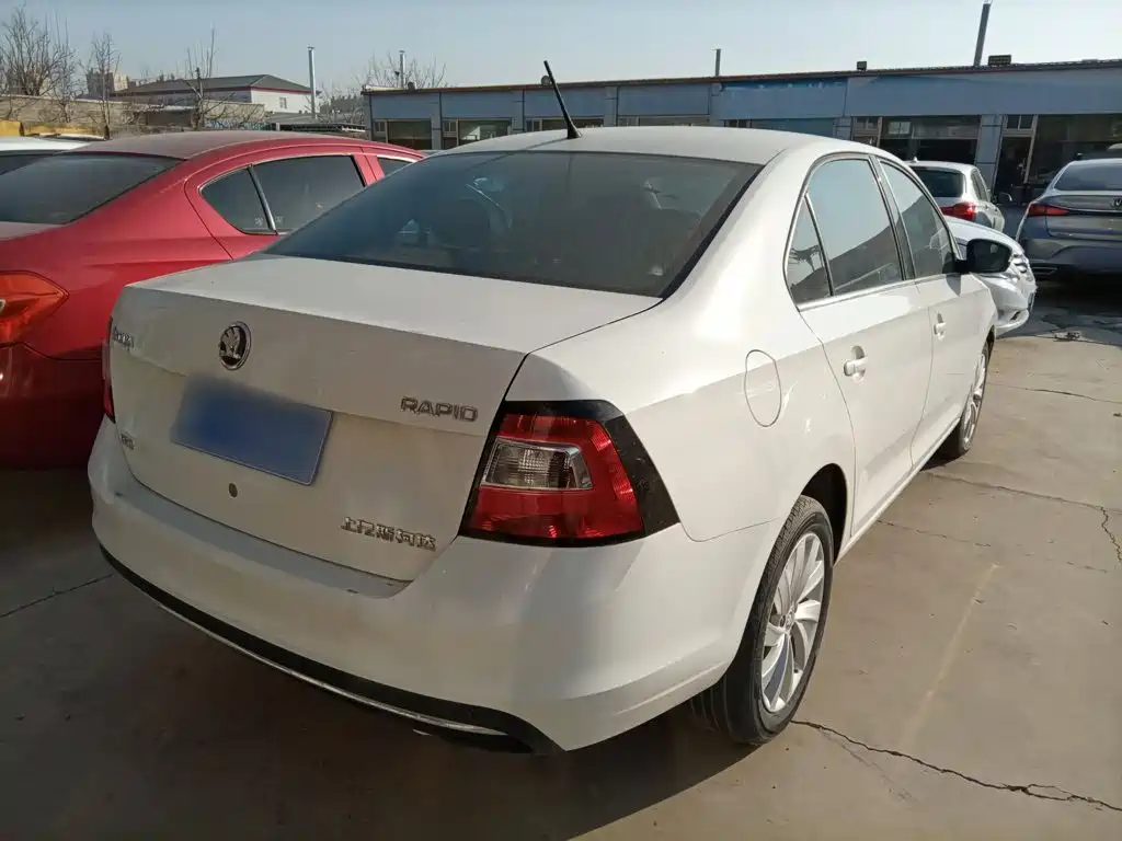 Skoda Rapid — фото 6