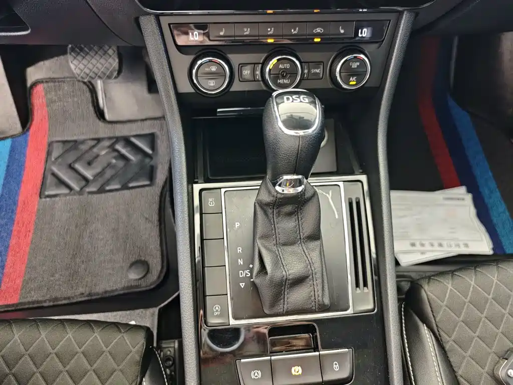 Skoda Superb — фото 14