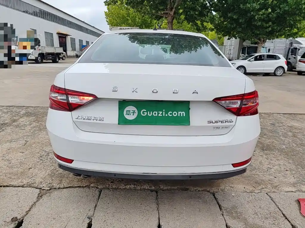 Skoda Superb — фото 6