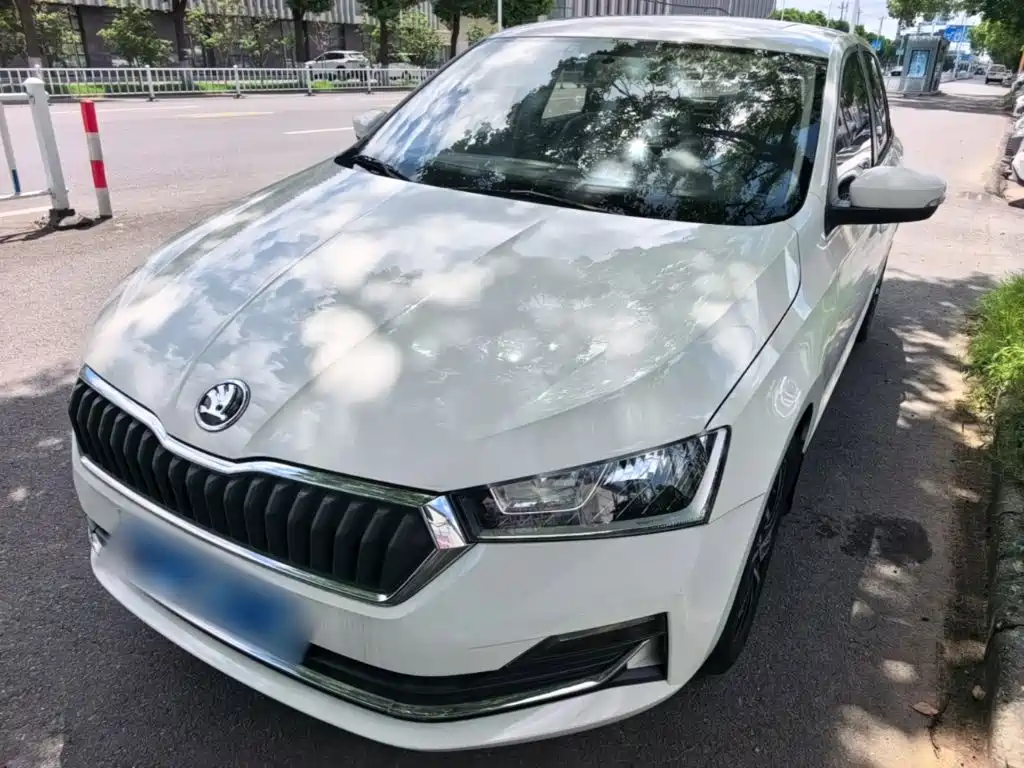 Skoda Rapid Spaceback — фото 2