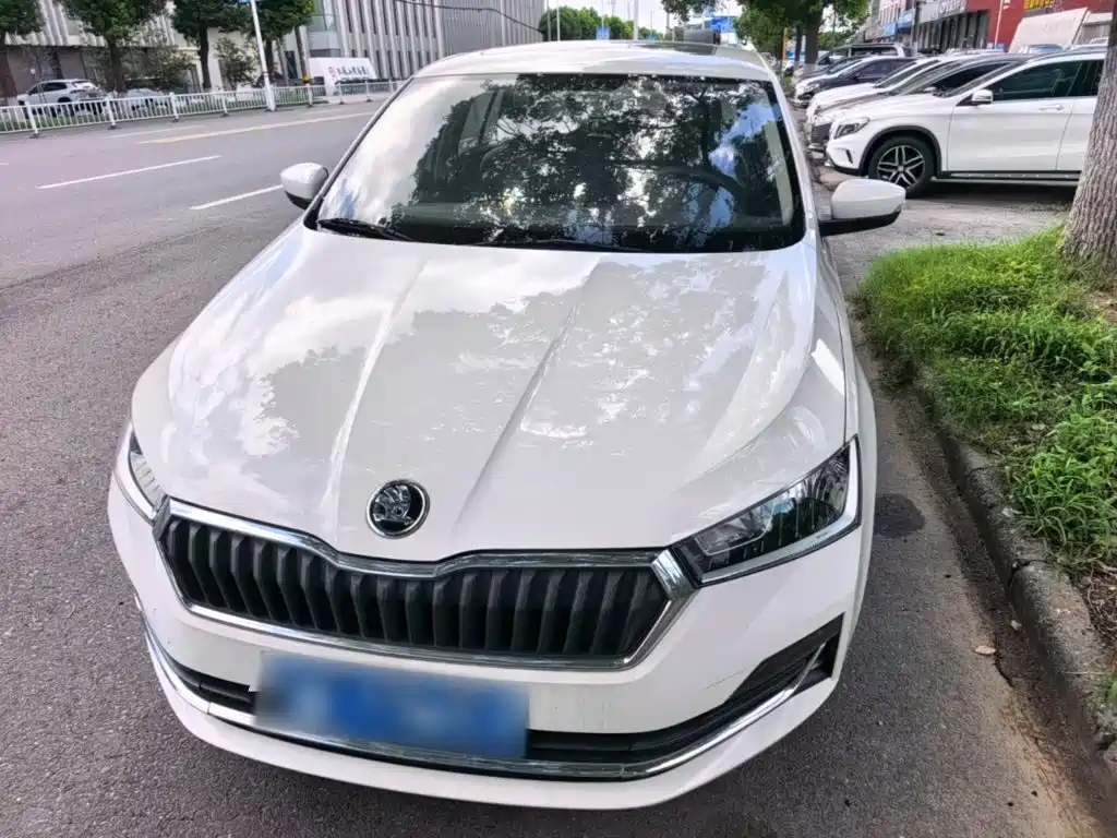 Skoda Rapid Spaceback — фото 3