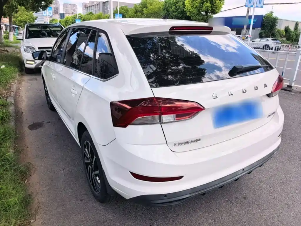 Skoda Rapid Spaceback — фото 5