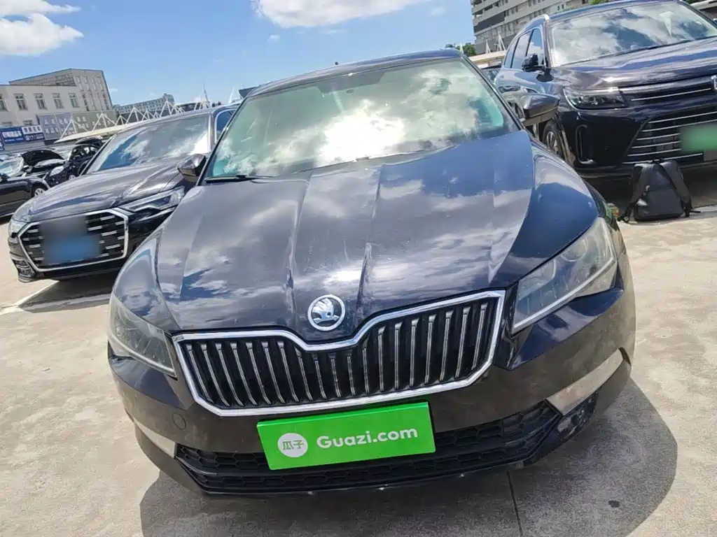 Skoda Superb — фото 3