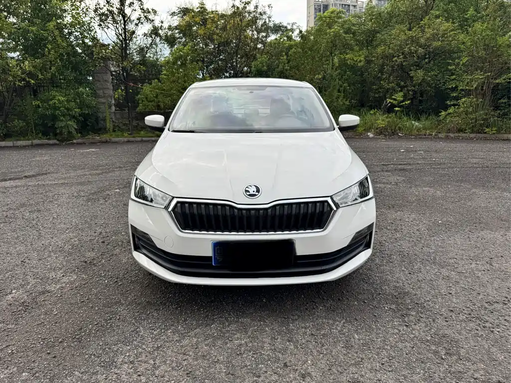 Skoda Rapid — фото 2