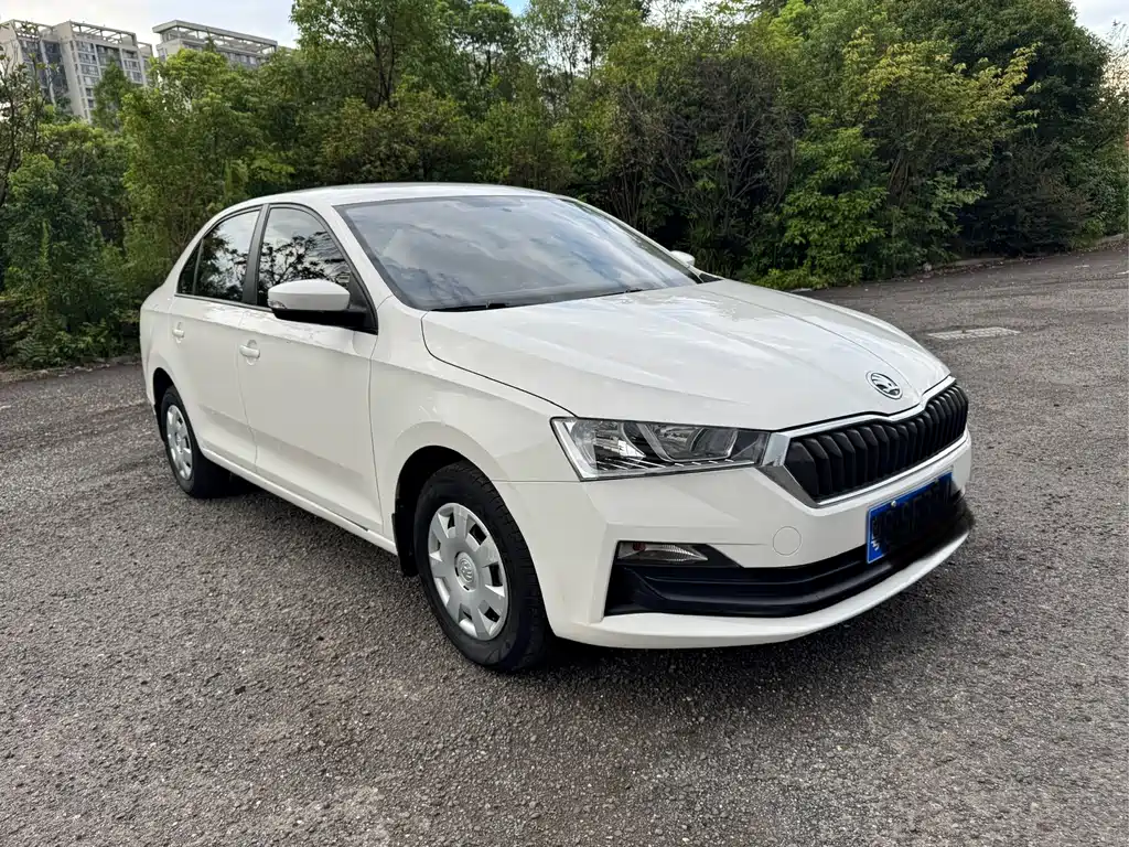 Skoda Rapid — фото 3