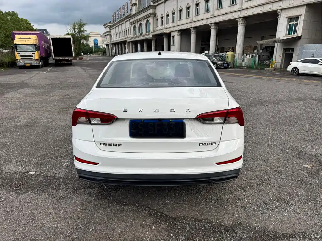 Skoda Rapid — фото 8