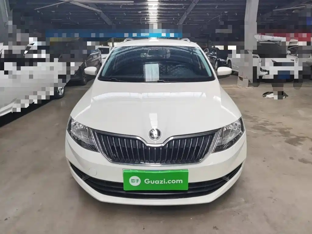 Skoda Rapid Spaceback — фото 3