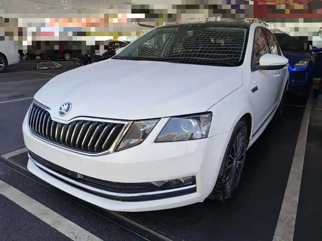 Skoda Octavia — фото 2