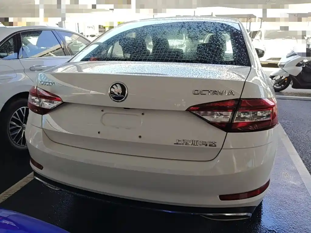 Skoda Octavia — фото 6